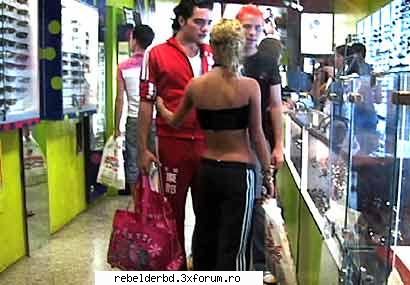 Noul Magazin --->Anahi - Anahi si-a deschis un magazin......etc... ''Sunt - AnAhI...*